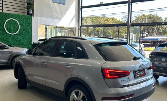 Audi Q3 1.4 TFSI/TFSI Flex S-tronic 5p 2016 Gasolina-4