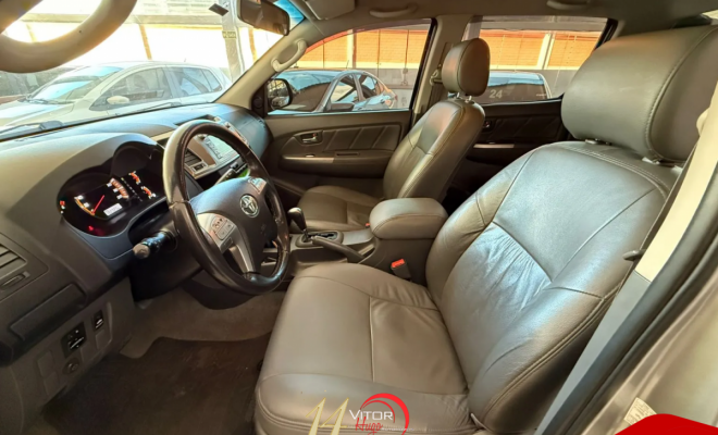 Toyota Hilux CD SRV D4-D 4x4 3.0 TDI Diesel Aut 2015 Diesel-5