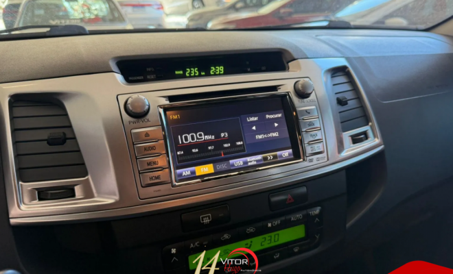 Toyota Hilux CD SRV D4-D 4x4 3.0 TDI Diesel Aut 2015 Diesel-0