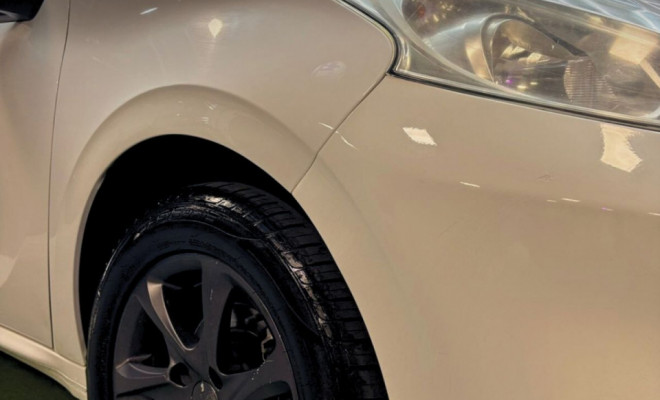 Peugeot 208 Allure 1.5 Flex 8V 5p 2014 Flex-4