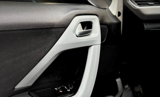 Peugeot 208 Allure 1.5 Flex 8V 5p 2014 Flex-8