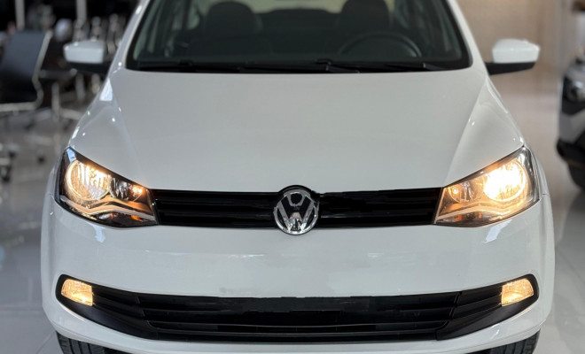 VW - VolksWagen VOYAGE 1.6/1.6 City  Mi Total Flex 8V 4p 2013 Flex