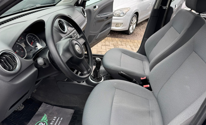 VW - VolksWagen Gol (novo) 1.0 Mi Total Flex 8V 4p 2010 Flex-6
