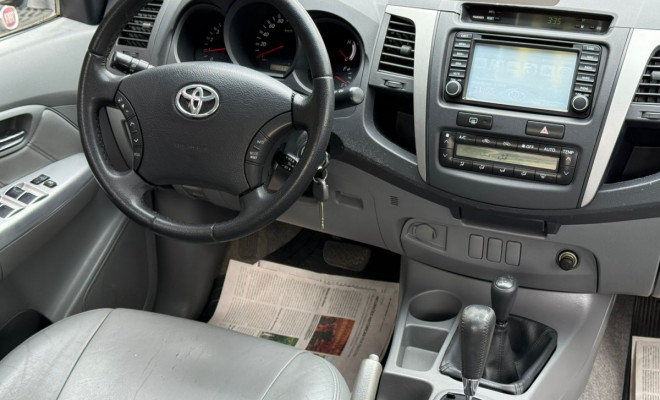 Toyota Hilux CD SRV D4-D 4x4 3.0 TDI Diesel Aut 2011 Diesel-3