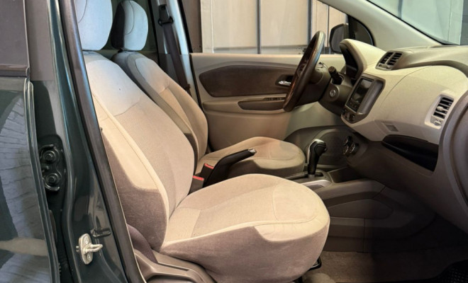 GM - Chevrolet SPIN LTZ 1.8 8V Econo.Flex 5p Aut. 2014 Flex-11