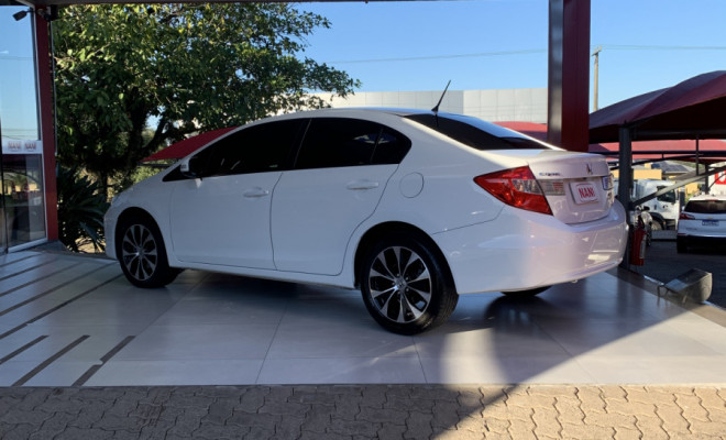 Honda Civic Sedan LXR 2.0 Flexone 16V Aut. 4p 2016 Flex-4