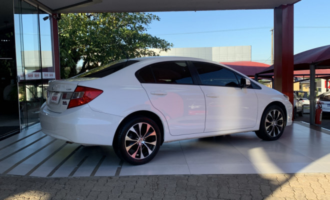 Honda Civic Sedan LXR 2.0 Flexone 16V Aut. 4p 2016 Flex-2