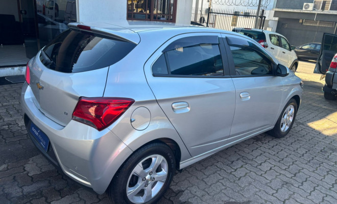 GM - Chevrolet ONIX HATCH LT 1.4 8V FlexPower 5p Mec. 2019 Flex-2