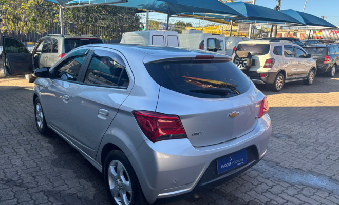 GM - Chevrolet ONIX HATCH LT 1.4 8V FlexPower 5p Mec. 2019 Flex-0
