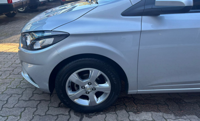 GM - Chevrolet ONIX HATCH LT 1.4 8V FlexPower 5p Mec. 2019 Flex-6