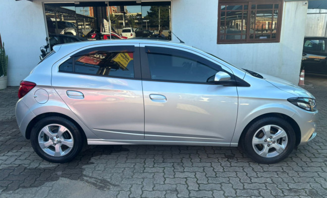 GM - Chevrolet ONIX HATCH LT 1.4 8V FlexPower 5p Mec. 2019 Flex-5