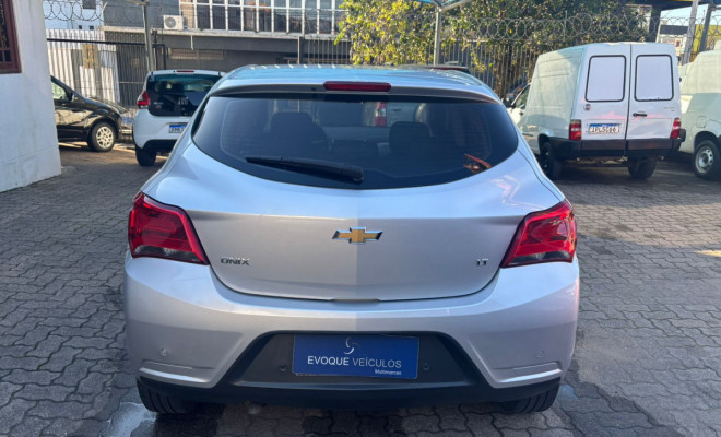 GM - Chevrolet ONIX HATCH LT 1.4 8V FlexPower 5p Mec. 2019 Flex-4