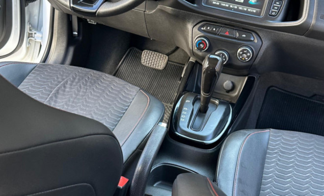 GM - Chevrolet ONIX HATCH LTZ 1.4 8V FlexPower 5p Aut. 2018 Flex-21