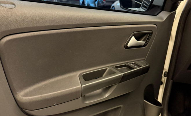 VolksWagen Fox Trendline 1.0 2016-9