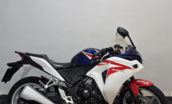 HONDA CBR 250R 2012 Gasolina-0