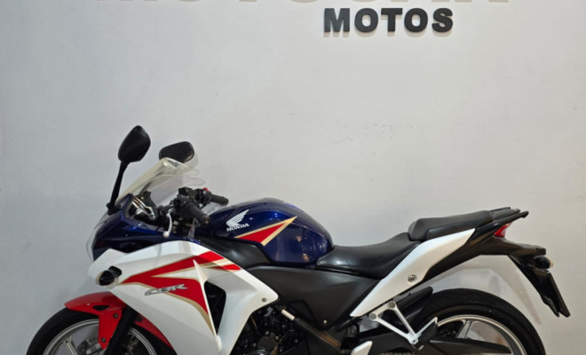 HONDA CBR 250R 2012 Gasolina-4