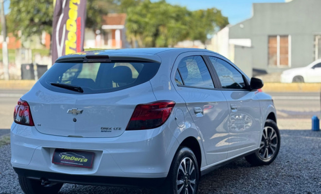 GM - Chevrolet ONIX HATCH LTZ 1.4 8V FlexPower 5p Mec. 2016 Flex-1