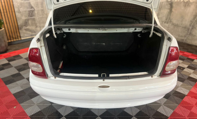 GM - Chevrolet Classic Life/LS 1.0 VHC FlexP. 4p 2010 Flex-13