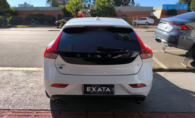 Volvo V40 T-4 MOMENTUM 2.0 AUT.-5