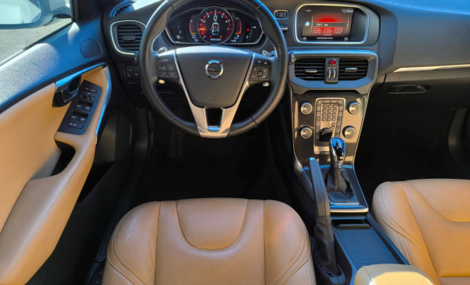 Volvo V40 T-4 MOMENTUM 2.0 AUT.-3