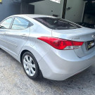 Hyundai Elantra GLS 1.8 16V Aut. 2012 Gasolina-8