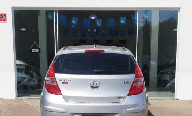 Hyundai i30 2.0 16V 145cv 5p Aut. 2011 Gasolina-2