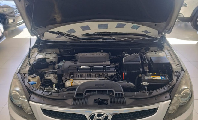 Hyundai i30 2.0 16V 145cv 5p Aut. 2011 Gasolina-6