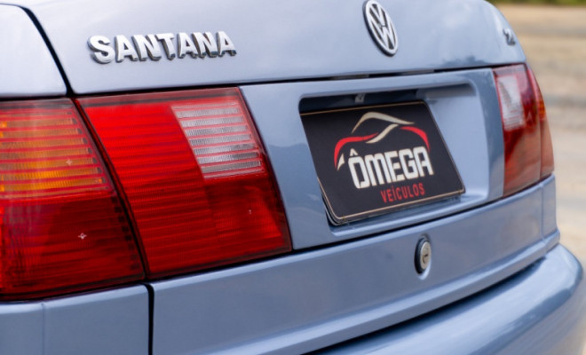VW - VolksWagen Santana 2.0 Mi 2p e 4p 2001 Gasolina-12