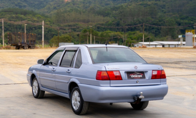 VW - VolksWagen Santana 2.0 Mi 2p e 4p 2001 Gasolina-10