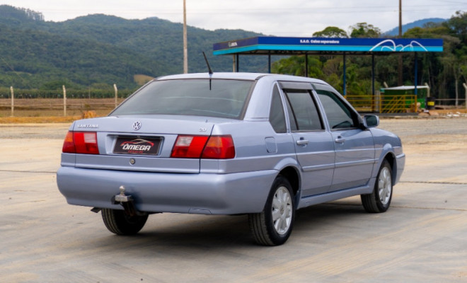VW - VolksWagen Santana 2.0 Mi 2p e 4p 2001 Gasolina-8