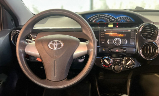 Toyota ETIOS X 1.3 Flex 16V 5p Mec. 2013 Flex-4