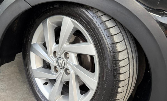 VW - VolksWagen Saveiro Trendline 1.6-6