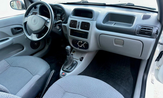 Renault Clio Hi-Flex 1.0 Flex - 2011-8