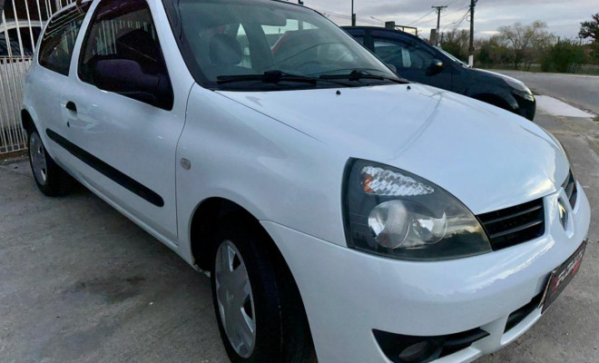 Renault Clio Hi-Flex 1.0 Flex - 2011-0