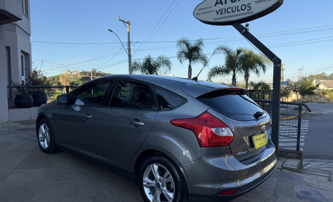 Ford Focus 1.6 SE 16V  5p 2015 Flex-3