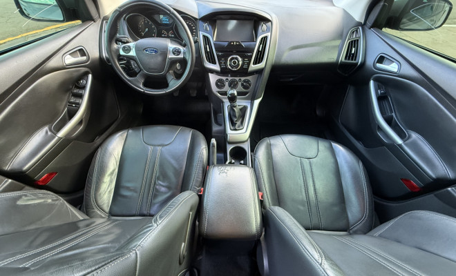 Ford Focus 1.6 SE 16V  5p 2015 Flex-4