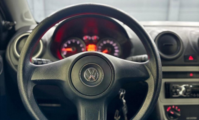 VW - VolksWagen Gol (novo) 1.0 Mi Total Flex 8V 4p 2014 Flex-8