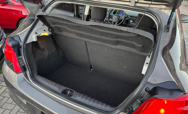 GM - Chevrolet ONIX HATCH LTZ 1.4 8V FlexPower 5p Aut. 2014 Flex-10