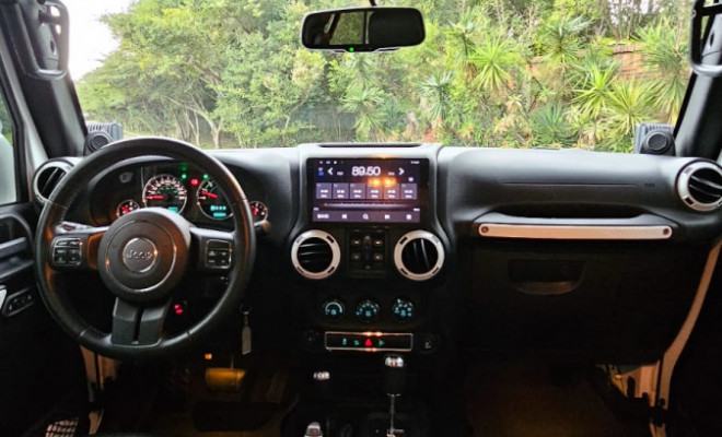 Jeep Wrangler Unlimited Sport 3.6 V6 284cv 4p 2014 Gasolina-15