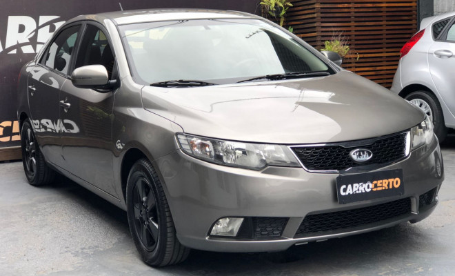 Kia Motors Cerato 1.6 Mec. 2011 Gasolina  Corre que este não fica MUITO TEMPO-1