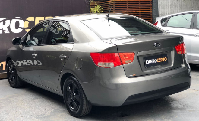 Kia Motors Cerato 1.6 Mec. 2011 Gasolina  Corre que este não fica MUITO TEMPO-3