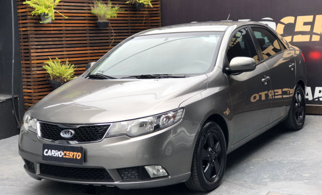 Kia Motors Cerato 1.6 Mec. 2011 Gasolina  Corre que este não fica MUITO TEMPO-0