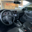 VW - VolksWagen JETTA Comfortline 2.0 T.Flex 8V 4p Tipt. 2013 Flex-5