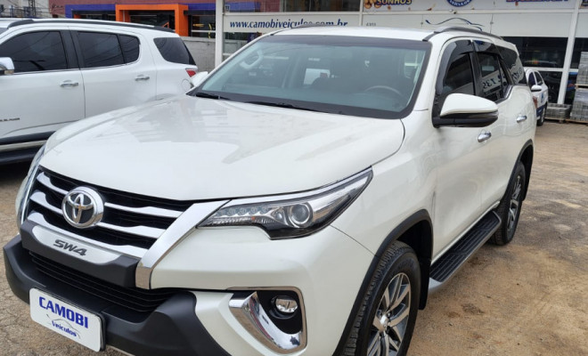 Toyota Hilux SW4 SRX 4x4 2.8 TDI 16V Dies. Aut. 2020 Diesel