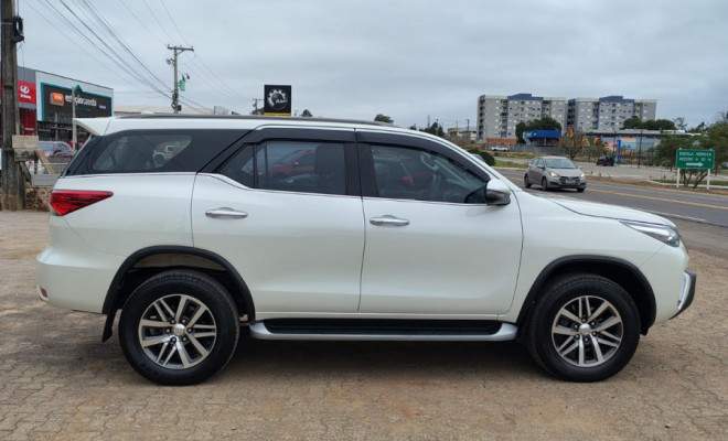 Toyota Hilux SW4 SRX 4x4 2.8 TDI 16V Dies. Aut. 2020 Diesel-2