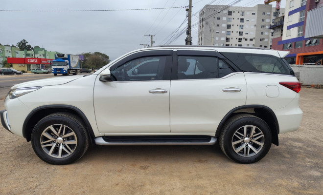 Toyota Hilux SW4 SRX 4x4 2.8 TDI 16V Dies. Aut. 2020 Diesel-3