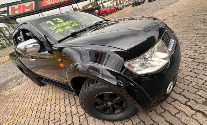 Mitsubishi L200 Triton HPE 3.2 CD TB Int.Diesel Aut 2013 Diesel-15