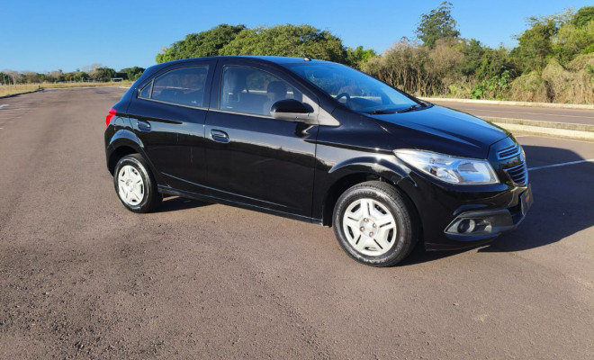 GM - Chevrolet ONIX HATCH LT 1.0 8V FlexPower 5p Mec. 2014 Flex