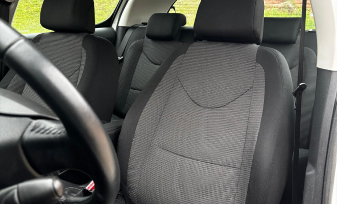 308 Allure 2.0 Mec. 2013 – Design, conforto e potência-4