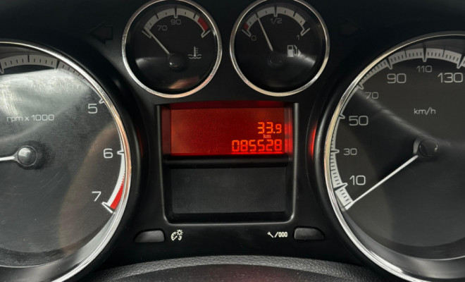 308 Allure 2.0 Mec. 2013 – Design, conforto e potência-8